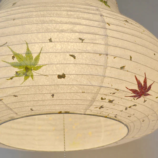 和紙ペンダントライト-和紙照明ペンダント-日本の和紙ランプ-和風ペンダントライト-手作り和紙照明-薄紙ペンダントライト-モダン和紙照明-和紙照明デザイン-伝統的な和紙照明-6畳用照明-2灯ペンダントライト-サラク-spn2-1108-もみじ-電球別売